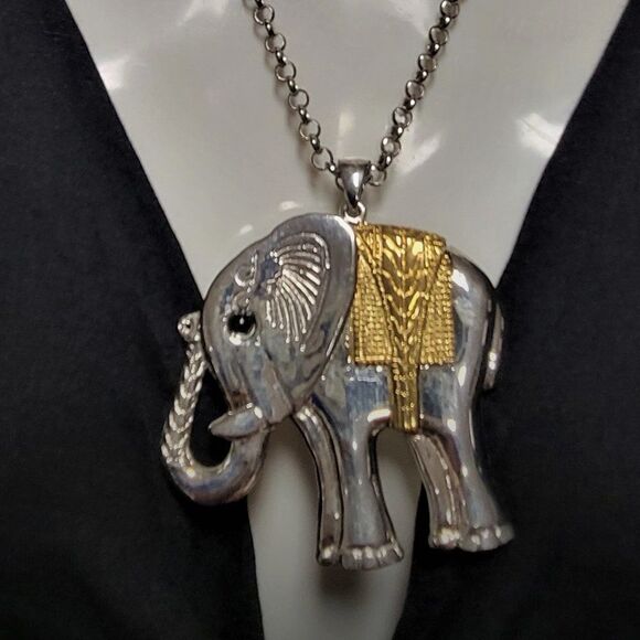 LARGE Elephant Necklace With Matching Earrings - Picture 2 of 5
